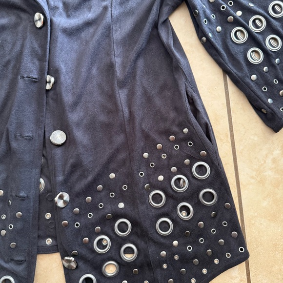 Grommet studded light jacket - Picture 5 of 5